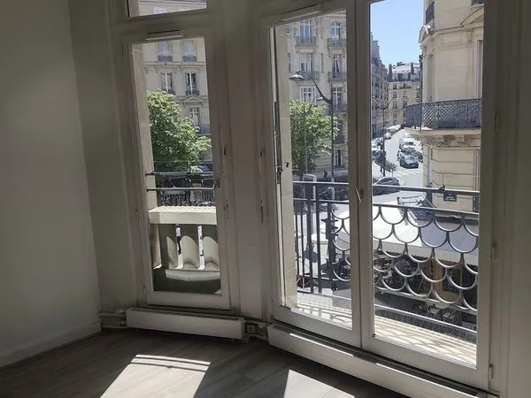 Bureaux 44 m² PARIS 08