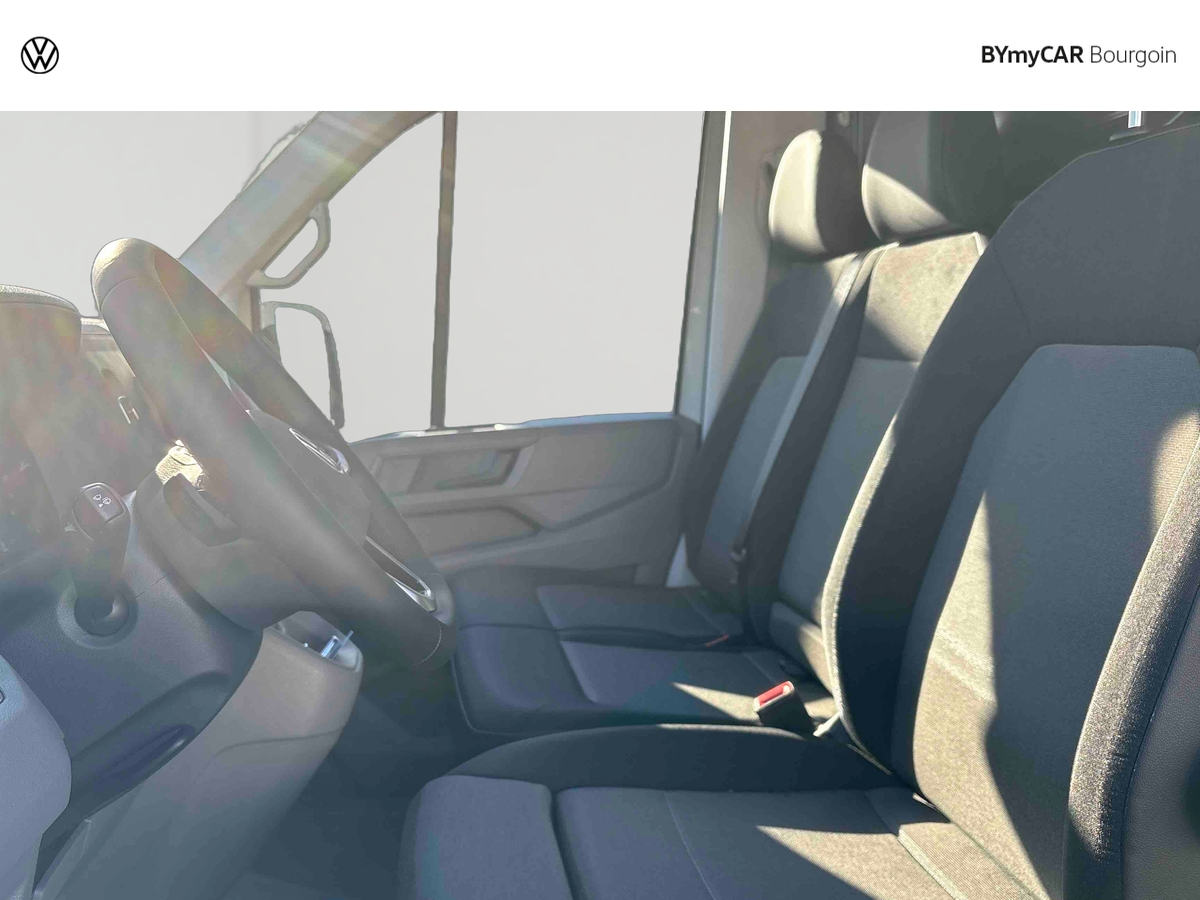 Volkswagen Utilitaires CRAFTER VAN 35 L3H3 2.0 TDI 140 CH BVA8 — photo 11