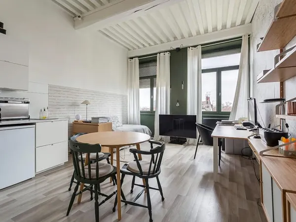 Appartement ancien avec vue et potentiel