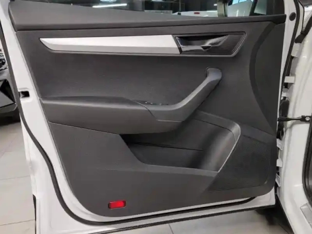 Skoda Karoq 2.0 tdi 116ch scr ambition — photo 11