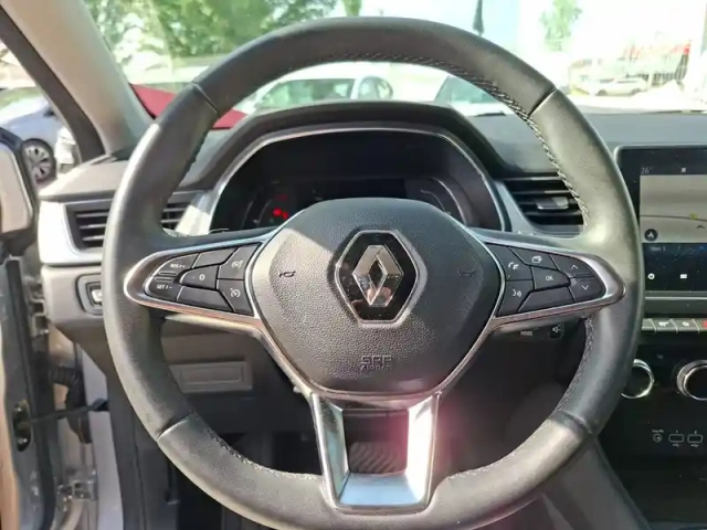 Renault Captur blue dci 115 edc — photo 26