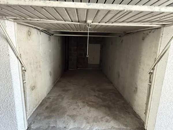 Parking/box
