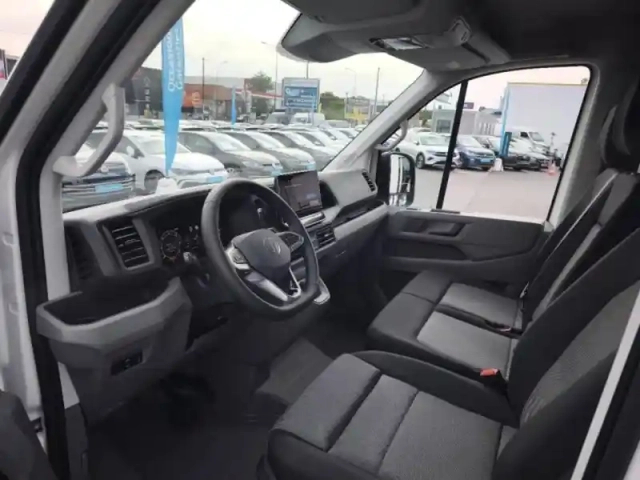 Volkswagen Crafter fg 35 l3h3 2.0 tdi 140ch business traction bva8 — photo 15