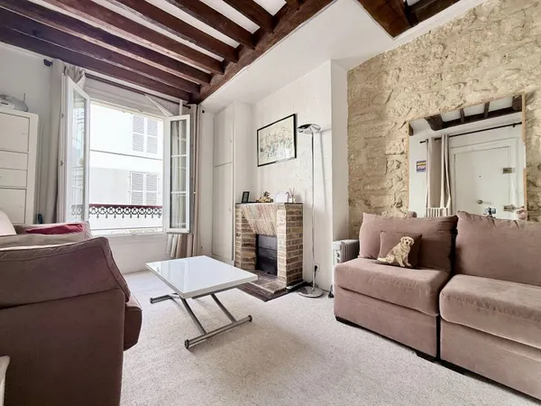 Montmartre, Abbesses, studio de charme très calme