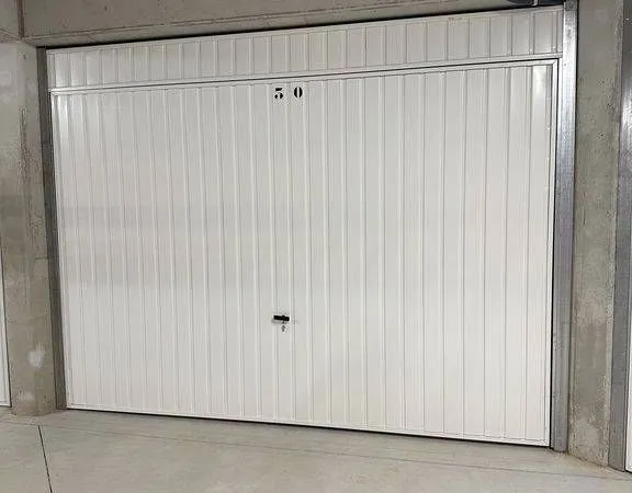 Garage box sécurisé 20m²