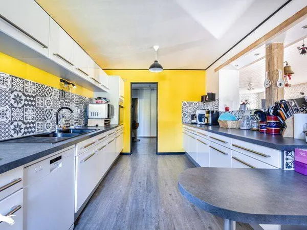 Maison 7 pièces 234 m²