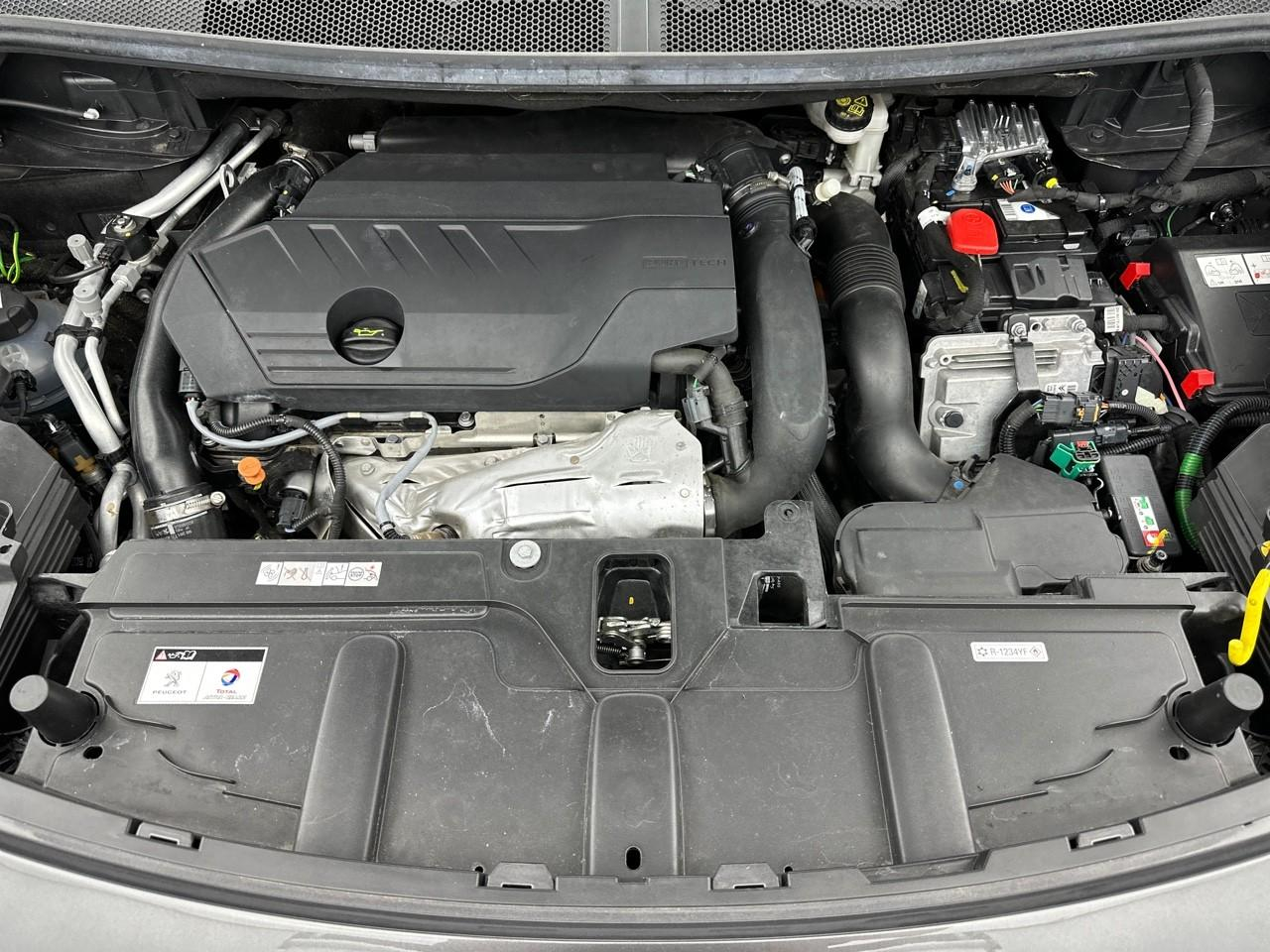 Peugeot 3008 hybrid 225 e-eat8 gt pack — photo 13