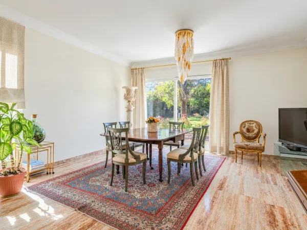 Maison 8 pièces 257 m²