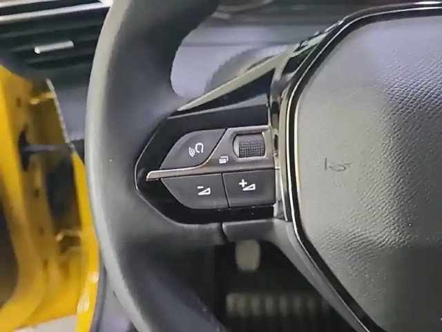 Peugeot 208 puretech 75 s&amp;s bvm5 — photo 106