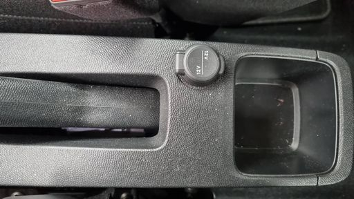 Citroen C3 1.2 Turbo 100 - Plus – 2025 – 6141 km – Essence – Boîte Manuelle — photo 4