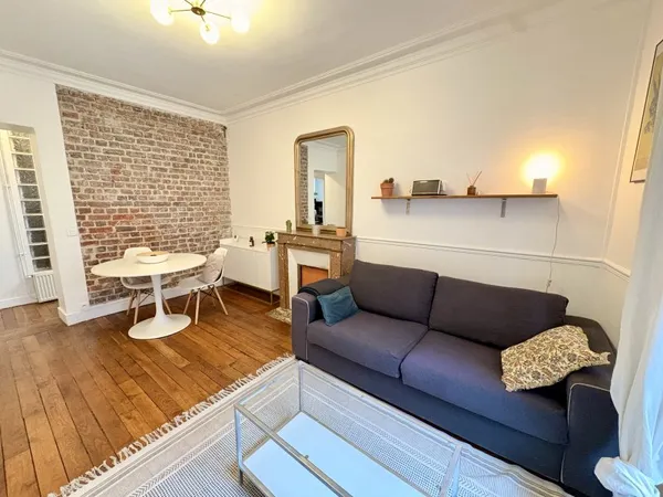 Loue Joli F2 fraichement rénové Meublé de 40m² à Lamarck, au coeur de Montmartre - Paris 18ème