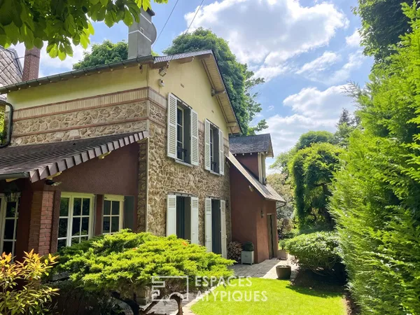 Maison de charme avec jardin en centre ville.
