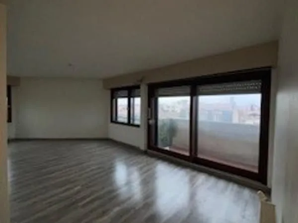 Appartement 2 pièces 61 m²