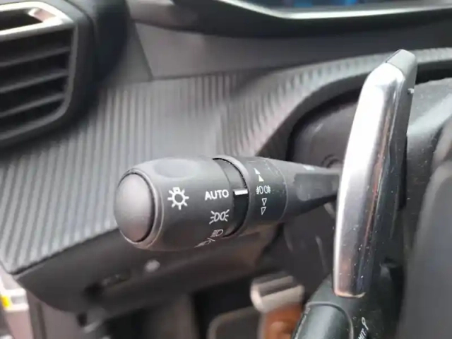 Peugeot 2008 puretech 130 s&amp;s eat8 — photo 20