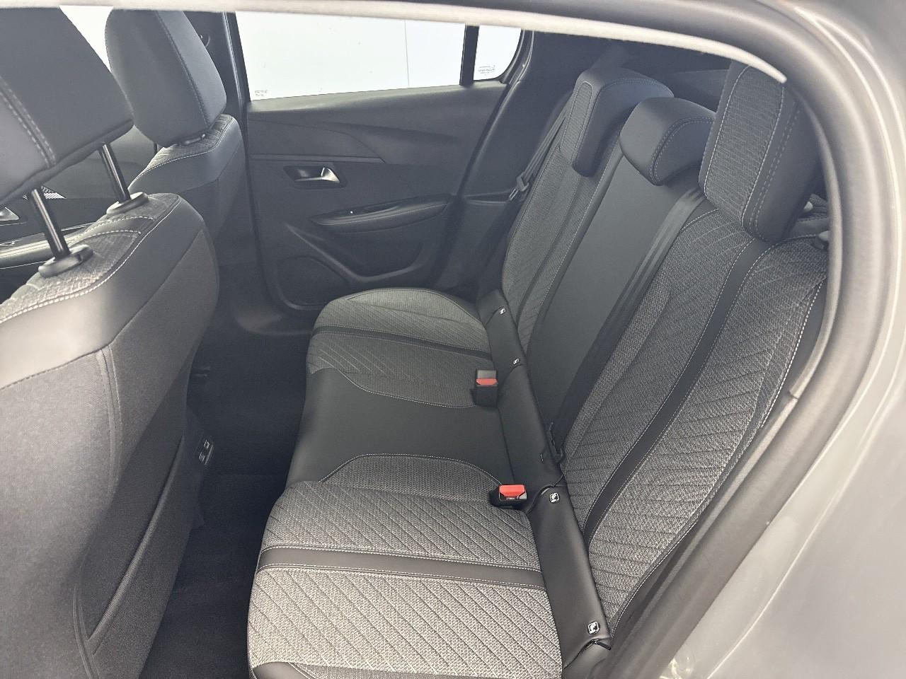 Peugeot 208 hybrid 110 ch e-dcs6 allure — photo 10