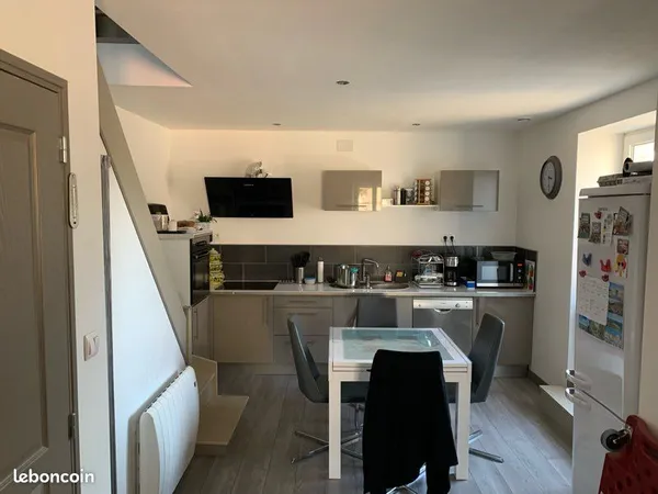 Location F3 duplex + bureau