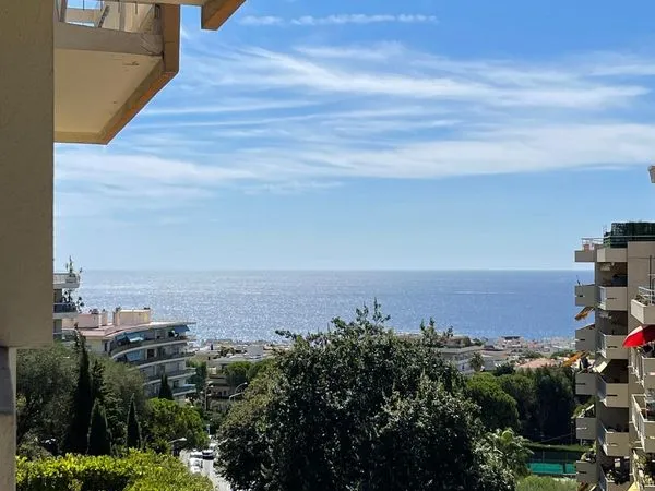 Nice oest- bel appartement meublè 48m2- vue mer - balcons- parking privatif