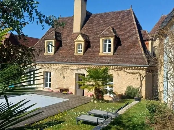 Maison à vendre 6 pièces LE BUGUE (24)