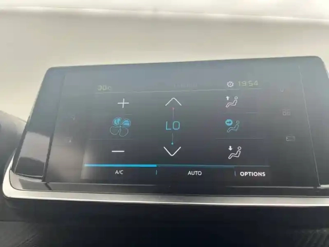 Peugeot 208 electrique 50 kwh 136ch — photo 23