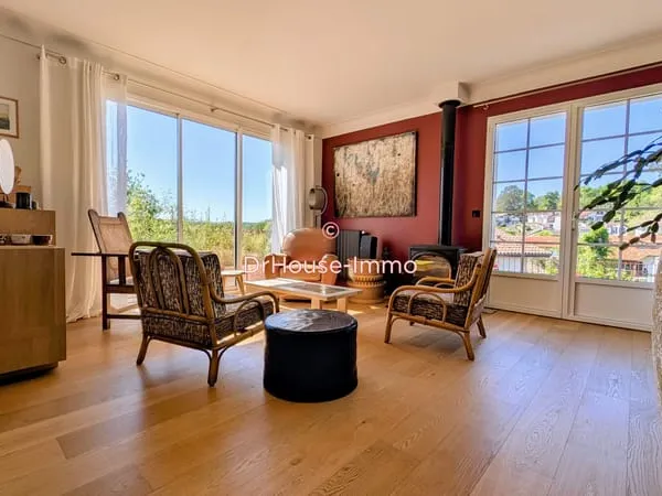 Villa d'exception au pied de la Colline de Bordagain