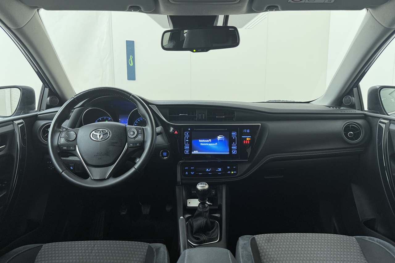 Toyota Auris Touring Sports — photo 9