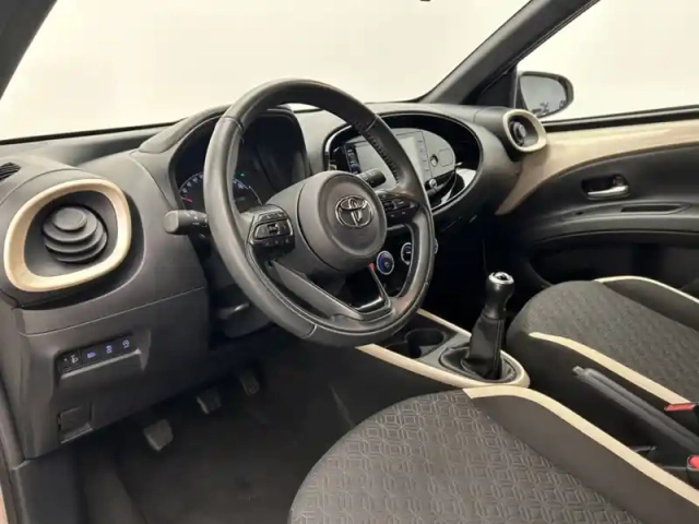 Toyota Aygo 1.0 vvt-i 72 design — photo 17