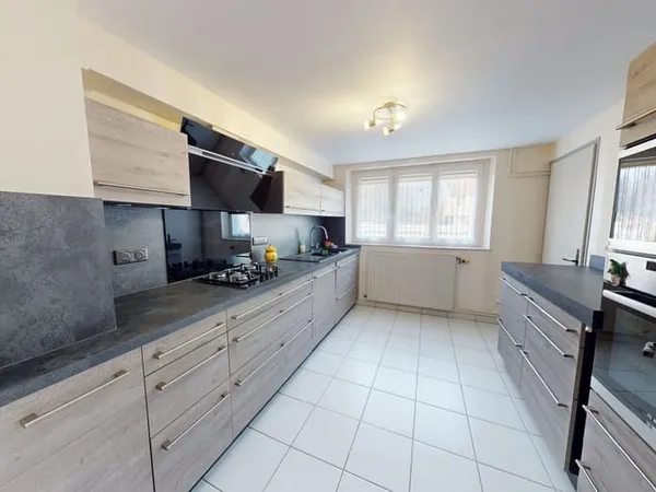 Maison 6 pièces 203 m²