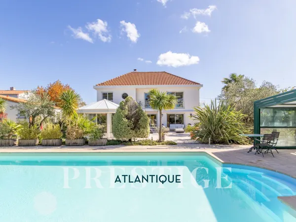 SAINTE MARIE SUR MER - DEUX VILLAS - PISCINE COUVERTE