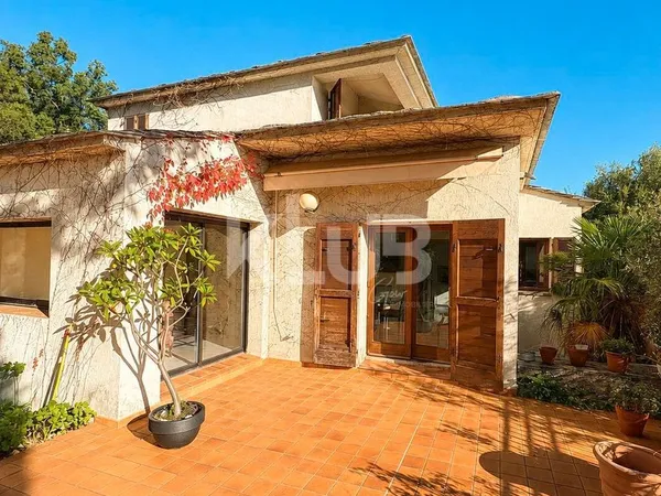 Villa 7 pièces 260 m²