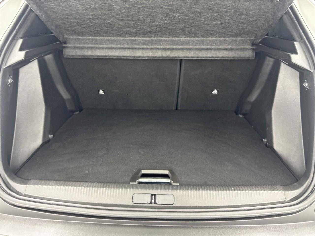 Peugeot 2008 bluehdi 130 s&s eat8 allure — photo 14
