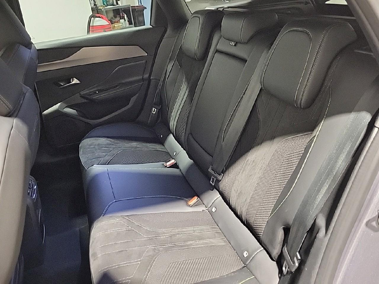 Peugeot 308 sw phev 225 e-eat8 gt — photo 13