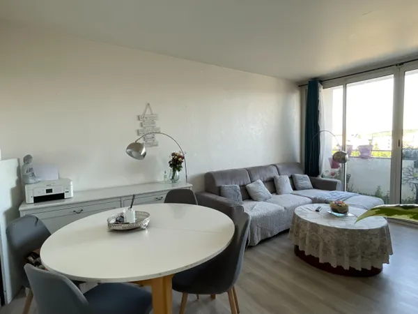 Appartement T3 Lumineux avec Balcon, Parking et Cave-LES CLAYES SOUS BOIS (78)