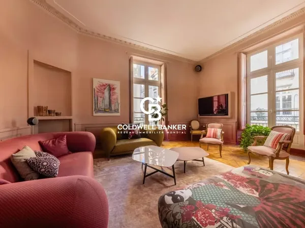 NANTES - RUE CREBILLON - APPARTEMENT D'EXCEPTION MEUBLÉ - PRESTATIONS HAUT DE GAMME