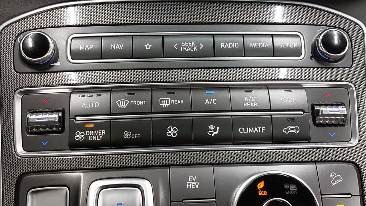 Hyundai Santa Fe 1.6 T-GDi Plug-in 265 HTRAC BVA6 — photo 21