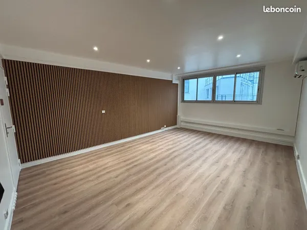 Location Bureau 24 m2 - Avenue desChamps-Elysées