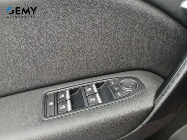 Renault Captur e-tech 145 - 21 — photo 31