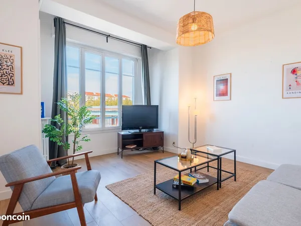 Chambre meublée - Grand appartement en colocation de 110 m², tout inclus, proche centre ville Aix-en