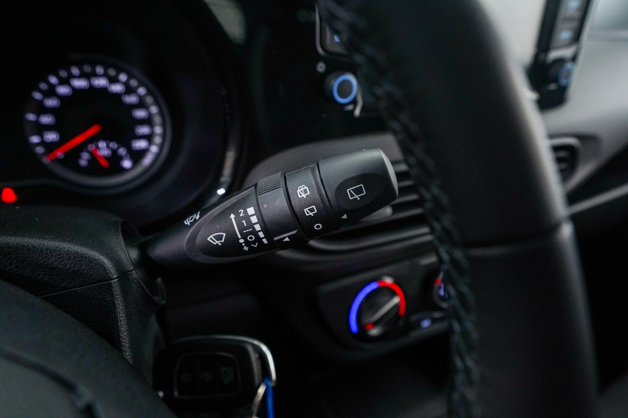 Hyundai i10 — photo 20