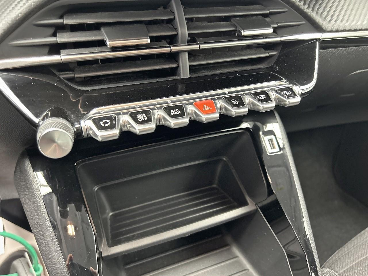Peugeot 208 puretech 100 s&s bvm6 style — photo 28
