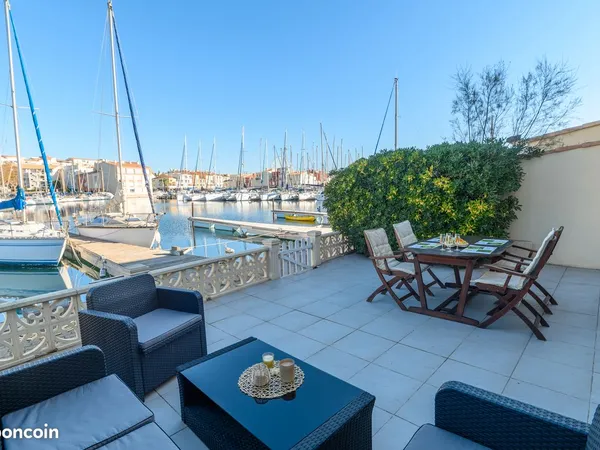Marina avec appontement