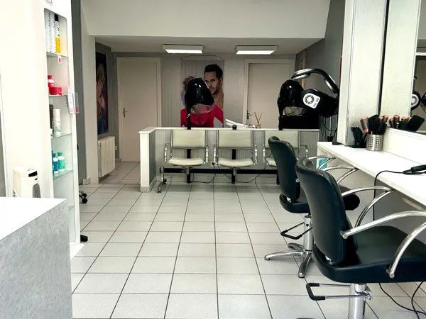 Salon de coiffure à céder -40m2- 9500