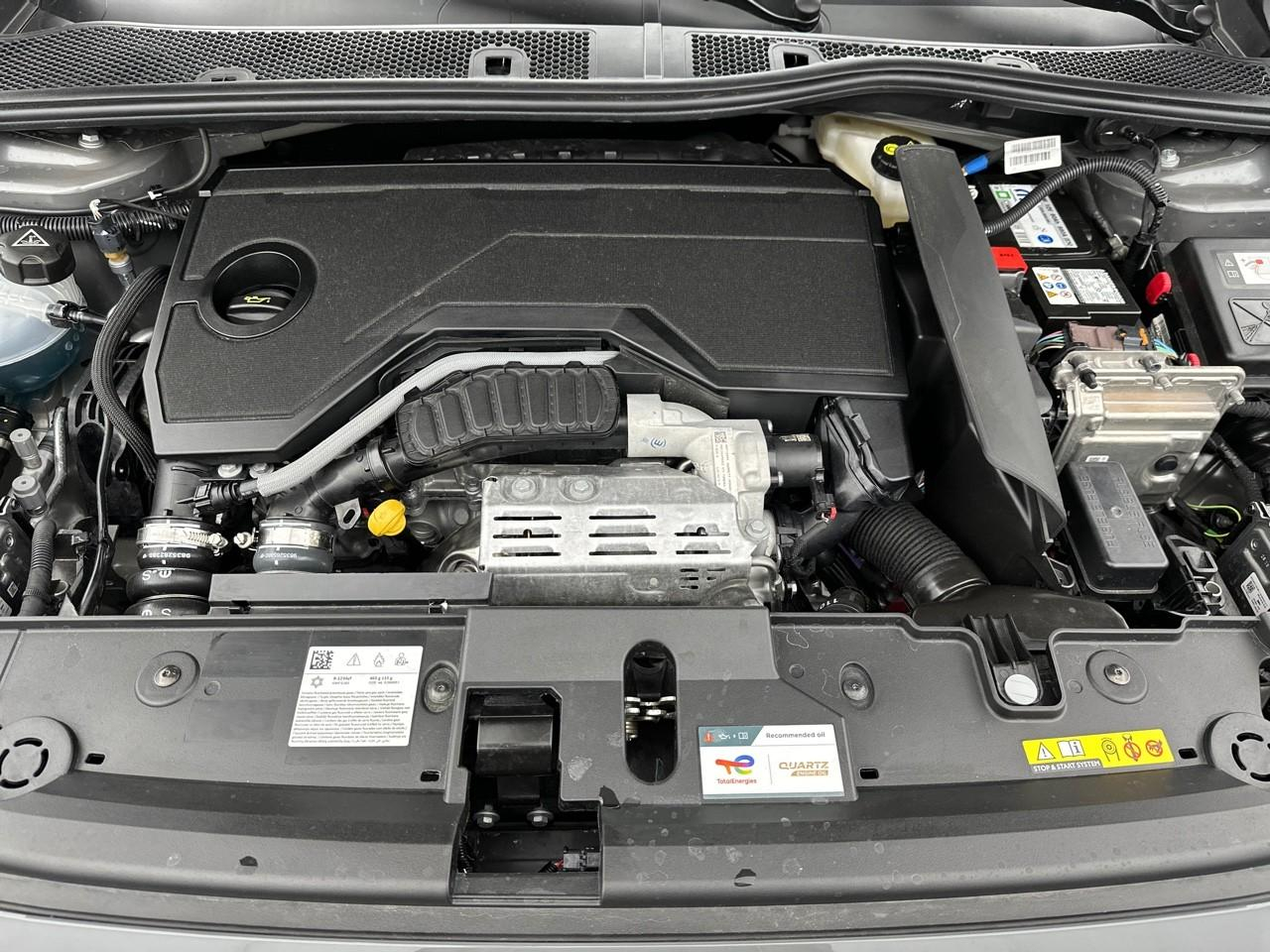 Peugeot 208 hybrid 145 ch e-dcs6 gt — photo 13
