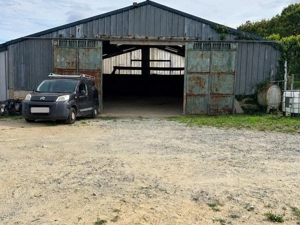 Hangar 250m2 + terrain + 1000m2