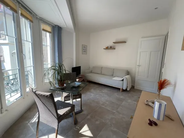 NICE SAINT ROCH - LUMINEUX F2 MEUBLE - BALCON - BAIL ETUDIAN