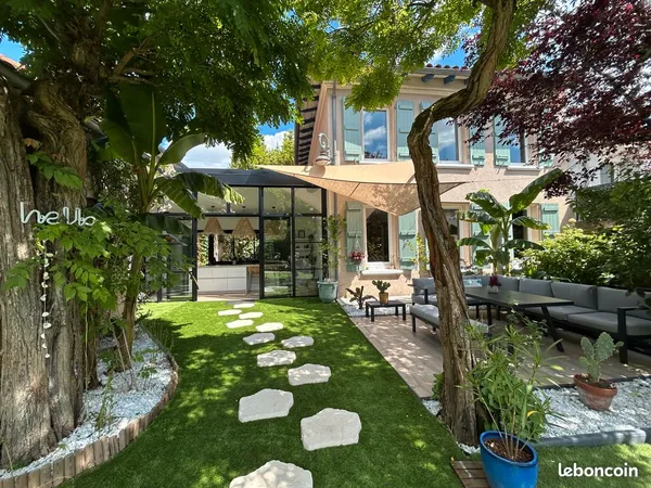 RARE : maison de ville avec jardin/parking quartier centre ville