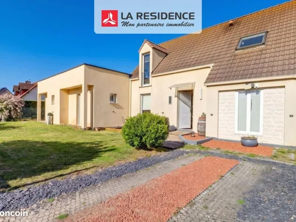 Maison 7 pièces 216 m²