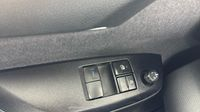 Toyota Yaris 116h Dynamic 5p MY22 — photo 28