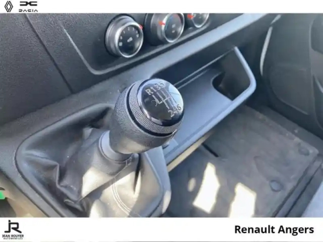Renault Master fg f3500 l2h2 2.3 blue dci 110ch confort - 16990? ht — photo 6