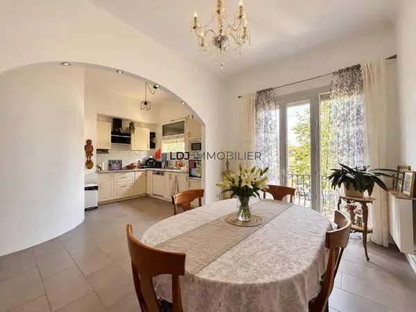 PERPIGNAN - BEL APPARTEMENT DE CARACTÈRE DE 103 M² AVEC BALC
