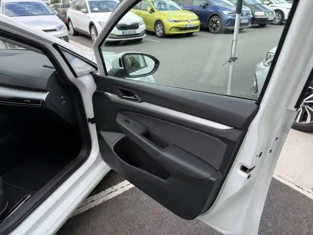 Volkswagen Golf 1.5 ehybrid 204 dsg6 — photo 12